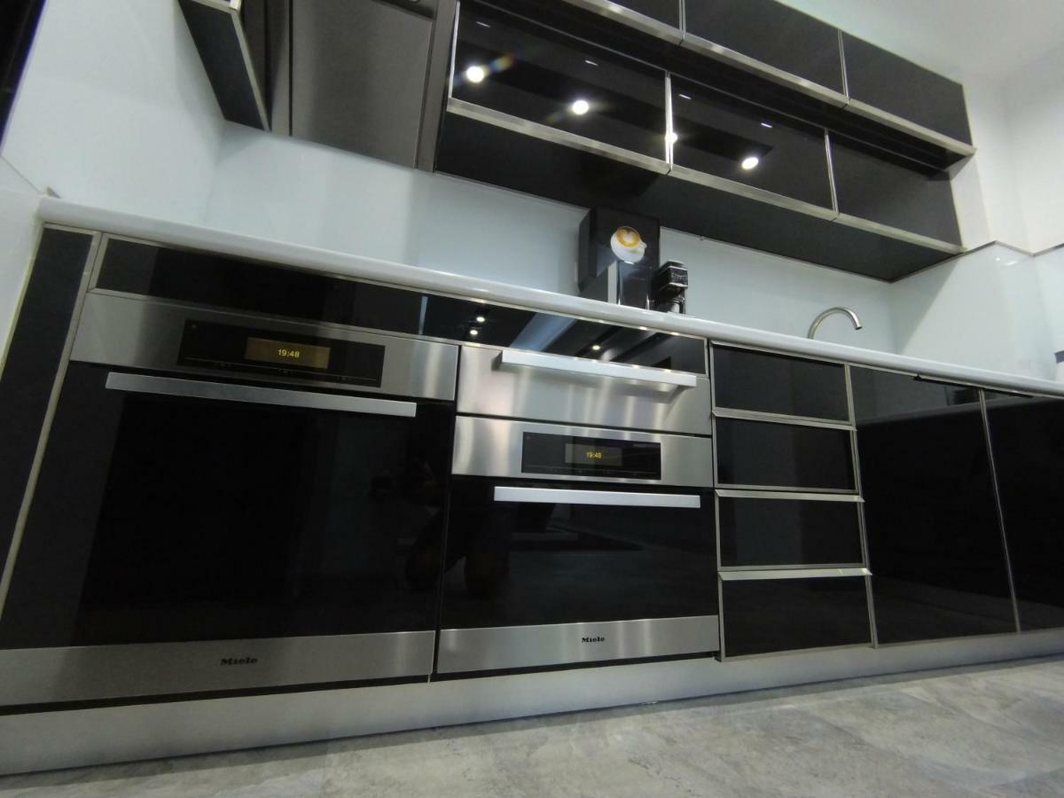 Grey Apartment Ni Extérieur photo